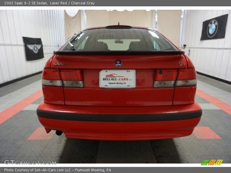 Laser Red / Charcoal Gray 2002 Saab 9-3 SE Sedan