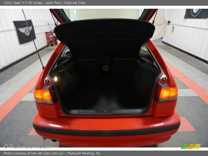 Laser Red / Charcoal Gray 2002 Saab 9-3 SE Sedan