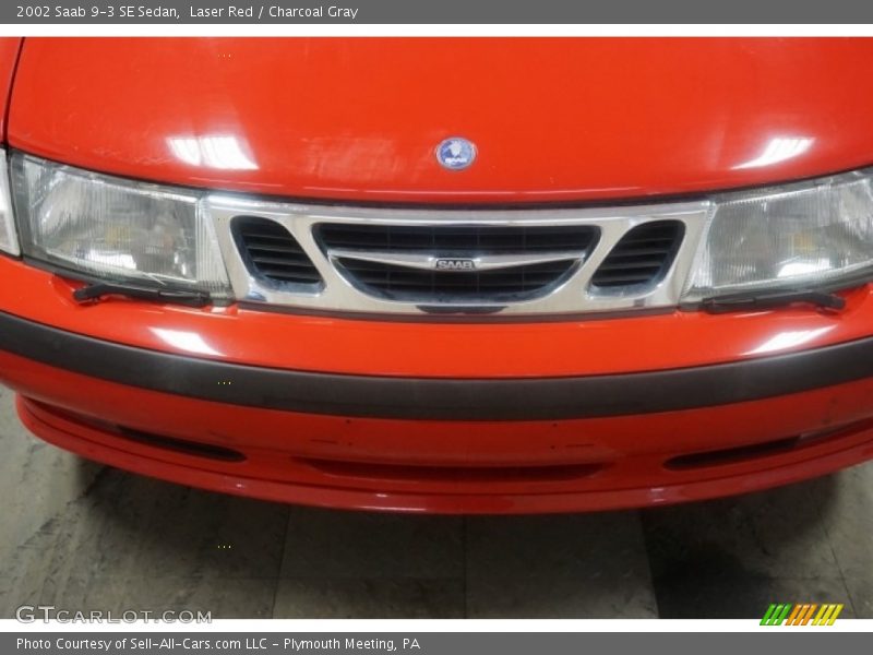Laser Red / Charcoal Gray 2002 Saab 9-3 SE Sedan