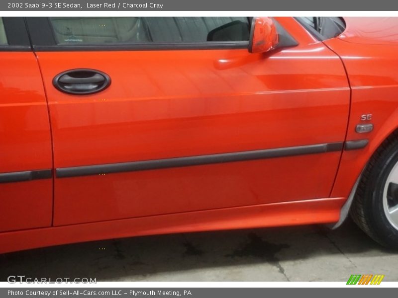 Laser Red / Charcoal Gray 2002 Saab 9-3 SE Sedan