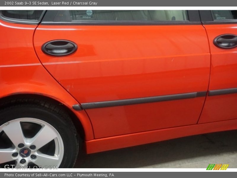 Laser Red / Charcoal Gray 2002 Saab 9-3 SE Sedan