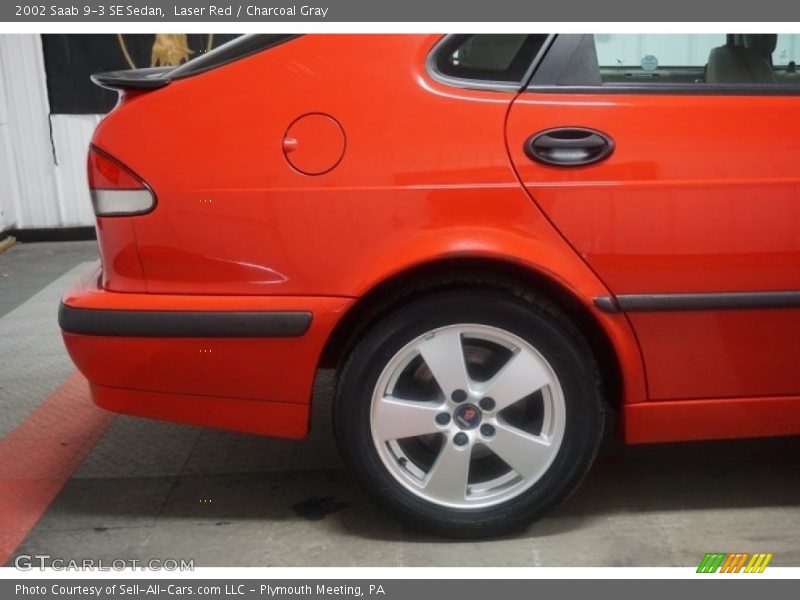 Laser Red / Charcoal Gray 2002 Saab 9-3 SE Sedan