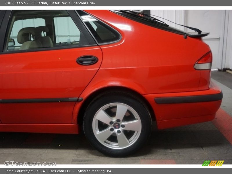 Laser Red / Charcoal Gray 2002 Saab 9-3 SE Sedan