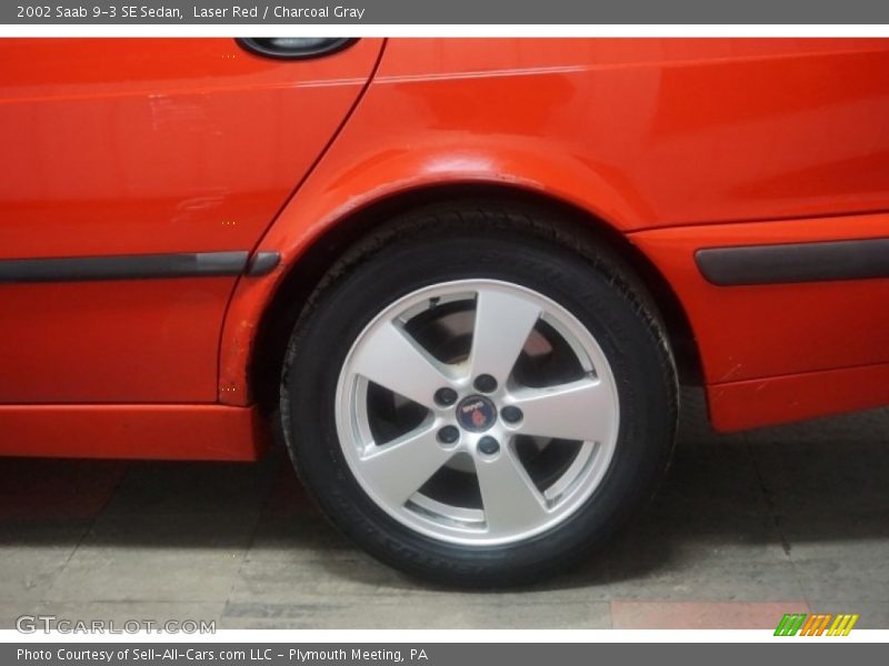 Laser Red / Charcoal Gray 2002 Saab 9-3 SE Sedan