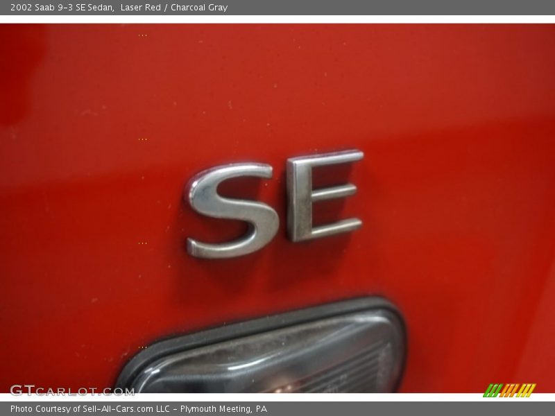 Laser Red / Charcoal Gray 2002 Saab 9-3 SE Sedan