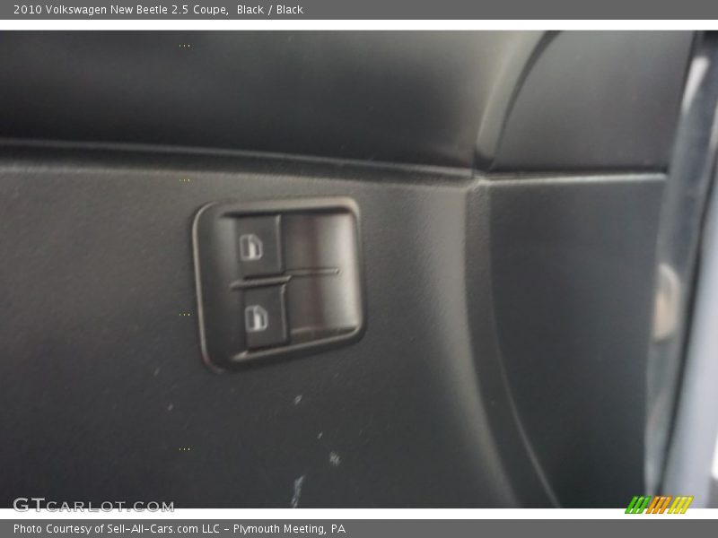 Black / Black 2010 Volkswagen New Beetle 2.5 Coupe