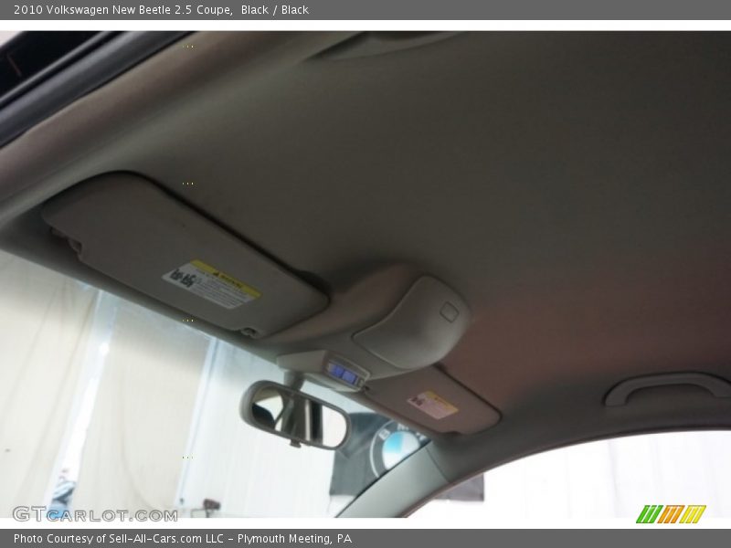 Black / Black 2010 Volkswagen New Beetle 2.5 Coupe
