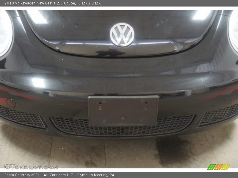 Black / Black 2010 Volkswagen New Beetle 2.5 Coupe