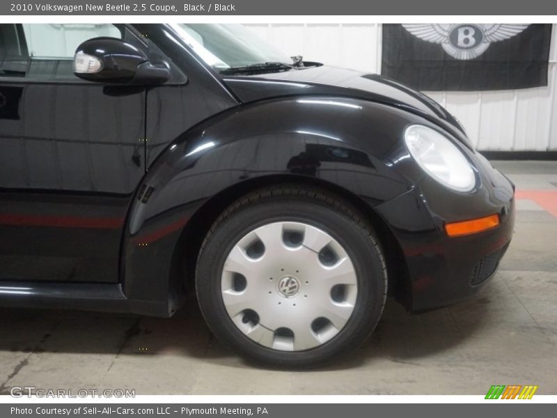 Black / Black 2010 Volkswagen New Beetle 2.5 Coupe