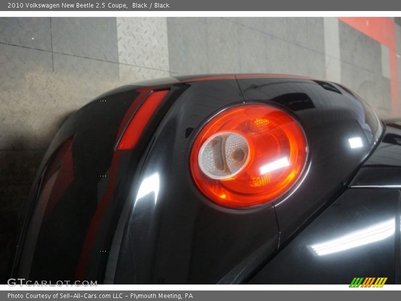 Black / Black 2010 Volkswagen New Beetle 2.5 Coupe