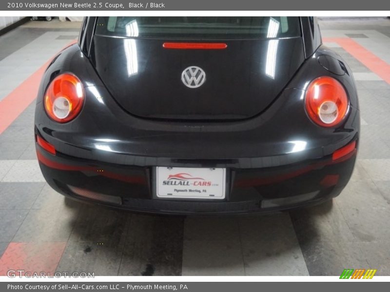 Black / Black 2010 Volkswagen New Beetle 2.5 Coupe