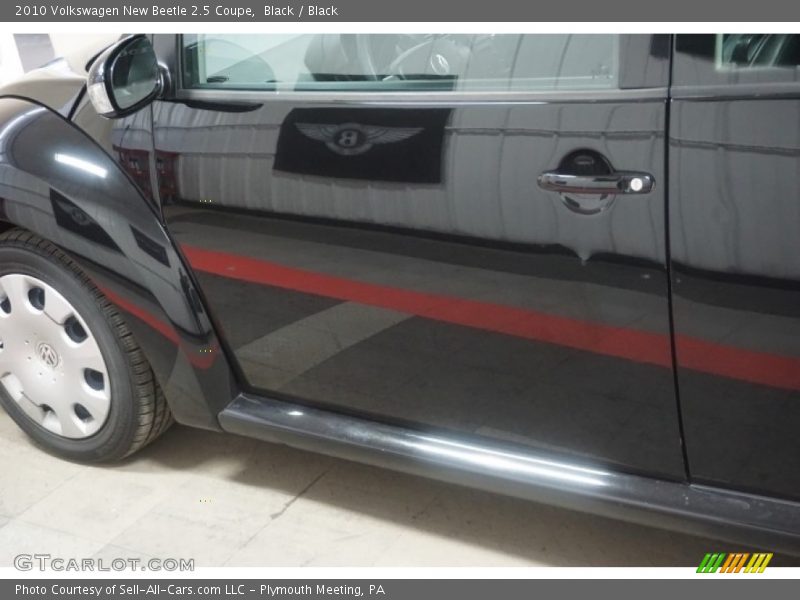 Black / Black 2010 Volkswagen New Beetle 2.5 Coupe