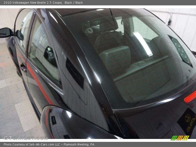 Black / Black 2010 Volkswagen New Beetle 2.5 Coupe