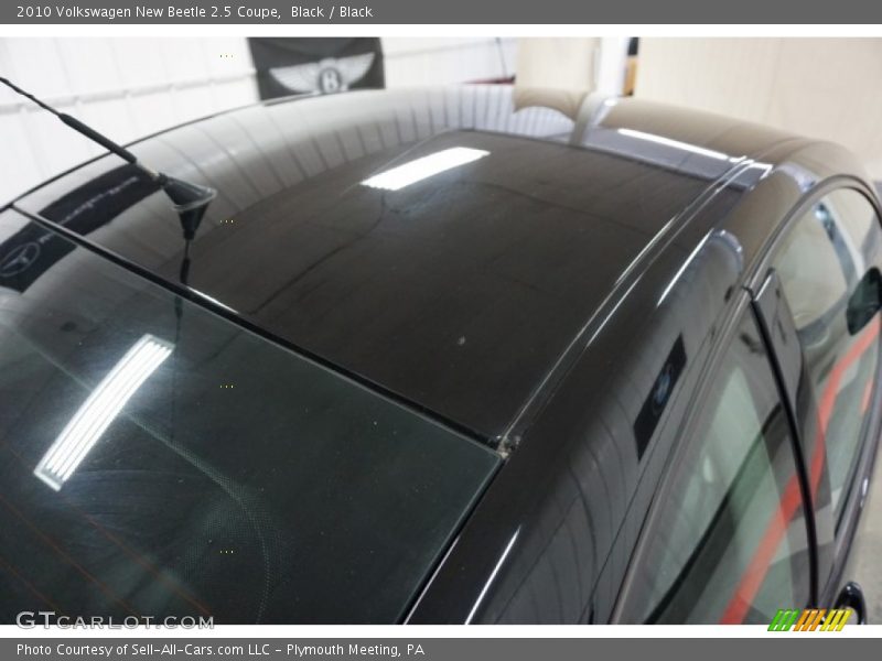 Black / Black 2010 Volkswagen New Beetle 2.5 Coupe