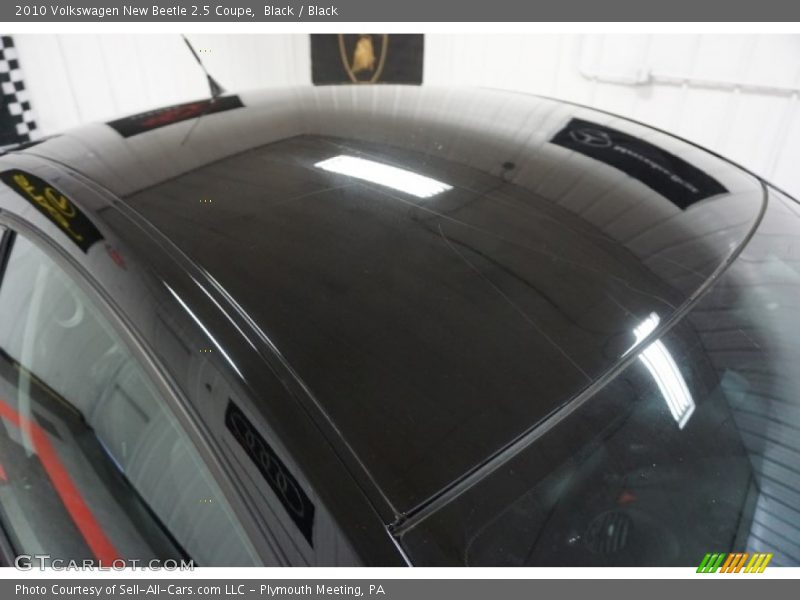 Black / Black 2010 Volkswagen New Beetle 2.5 Coupe