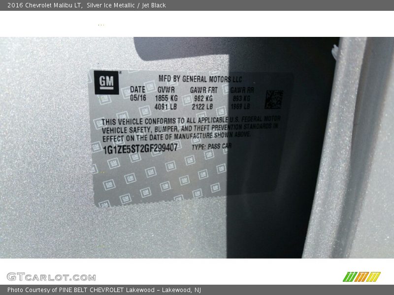 Silver Ice Metallic / Jet Black 2016 Chevrolet Malibu LT