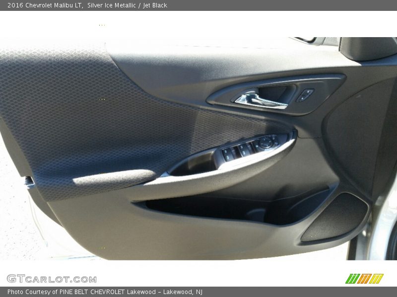 Silver Ice Metallic / Jet Black 2016 Chevrolet Malibu LT