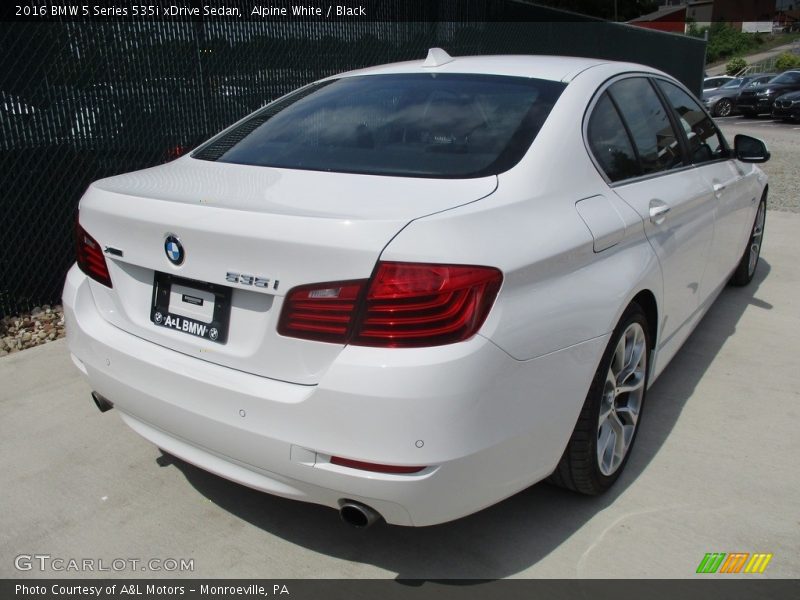 Alpine White / Black 2016 BMW 5 Series 535i xDrive Sedan