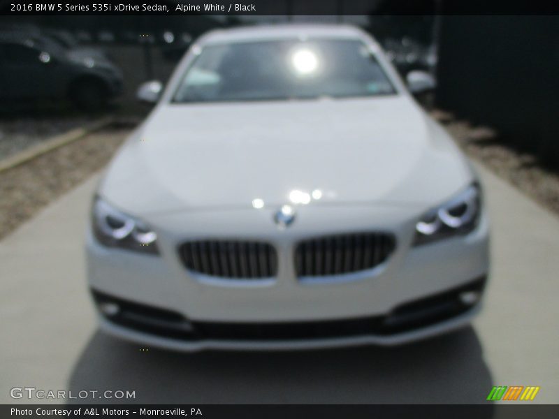 Alpine White / Black 2016 BMW 5 Series 535i xDrive Sedan