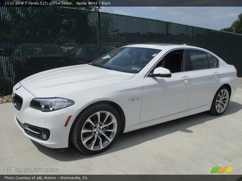 Alpine White / Black 2016 BMW 5 Series 535i xDrive Sedan