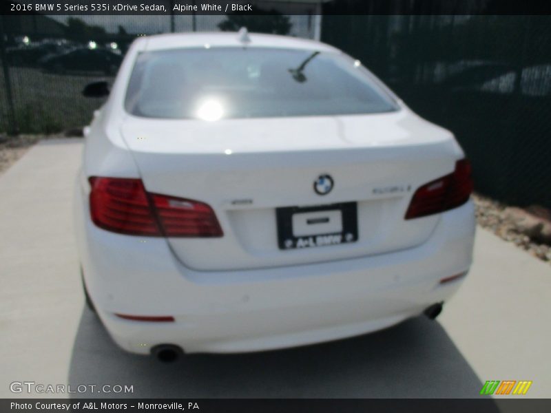 Alpine White / Black 2016 BMW 5 Series 535i xDrive Sedan