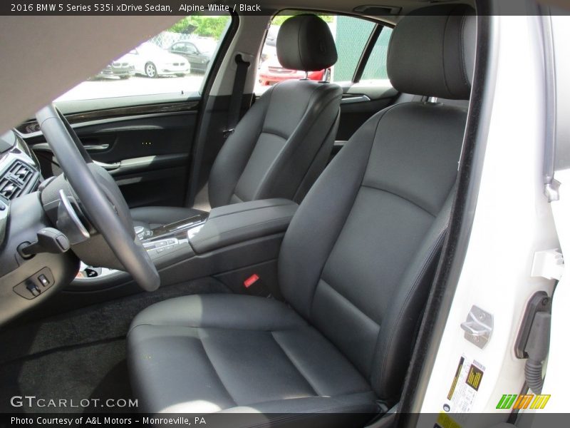 Alpine White / Black 2016 BMW 5 Series 535i xDrive Sedan