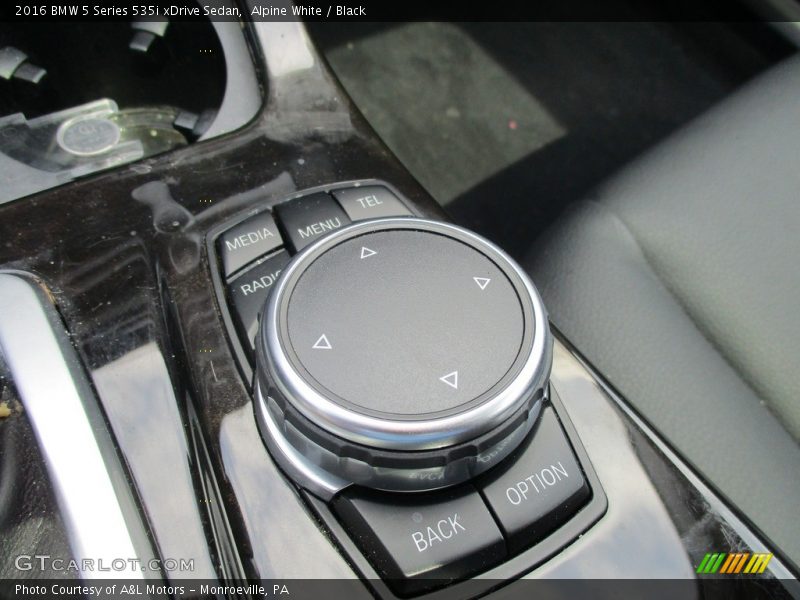 Alpine White / Black 2016 BMW 5 Series 535i xDrive Sedan