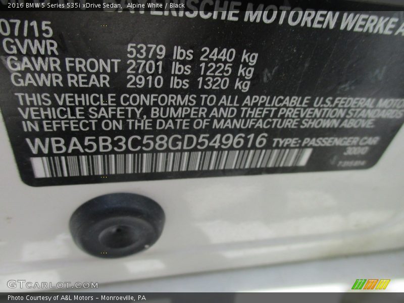 Alpine White / Black 2016 BMW 5 Series 535i xDrive Sedan