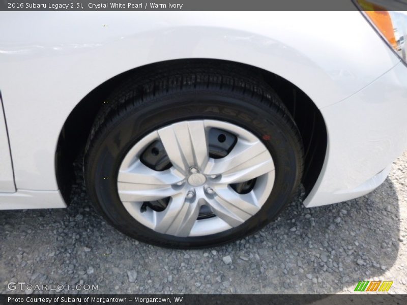 Crystal White Pearl / Warm Ivory 2016 Subaru Legacy 2.5i