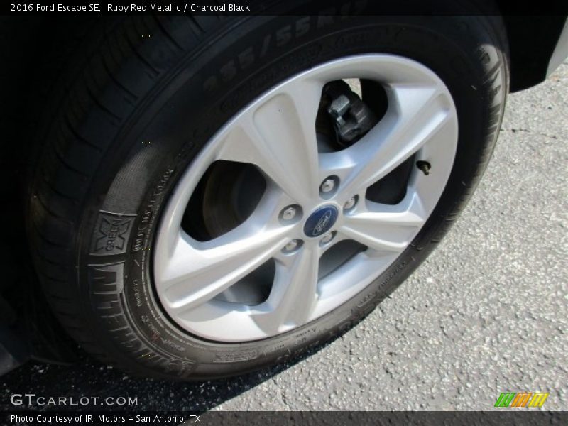 Ruby Red Metallic / Charcoal Black 2016 Ford Escape SE