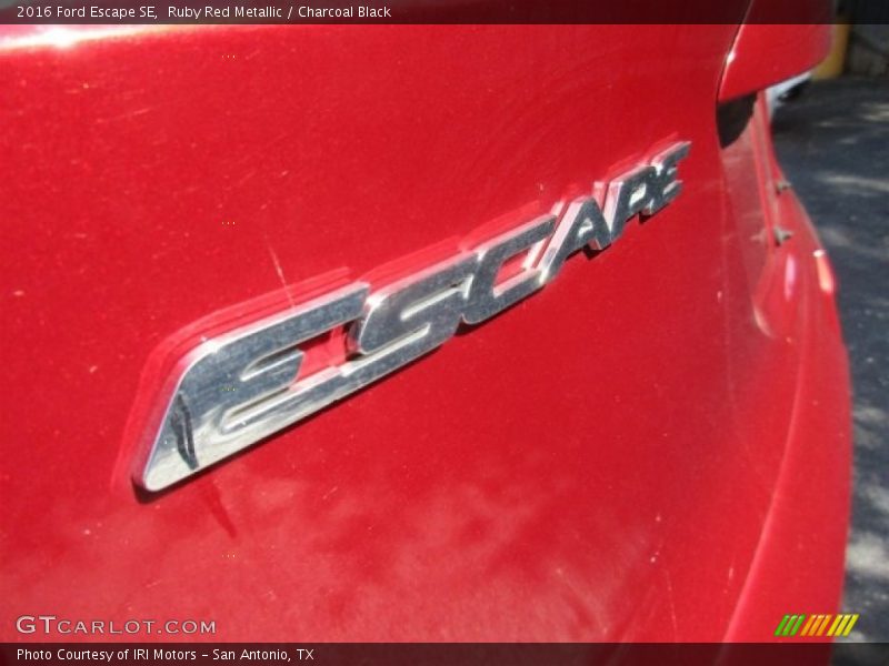 Ruby Red Metallic / Charcoal Black 2016 Ford Escape SE