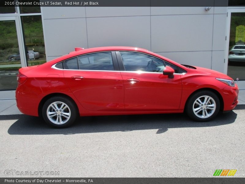 Red Hot / Jet Black 2016 Chevrolet Cruze LT Sedan