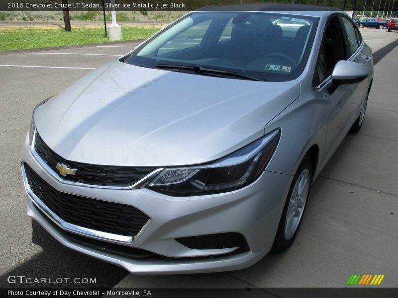 Silver Ice Metallic / Jet Black 2016 Chevrolet Cruze LT Sedan