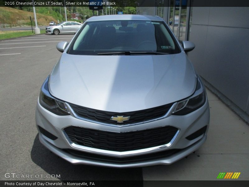 Silver Ice Metallic / Jet Black 2016 Chevrolet Cruze LT Sedan