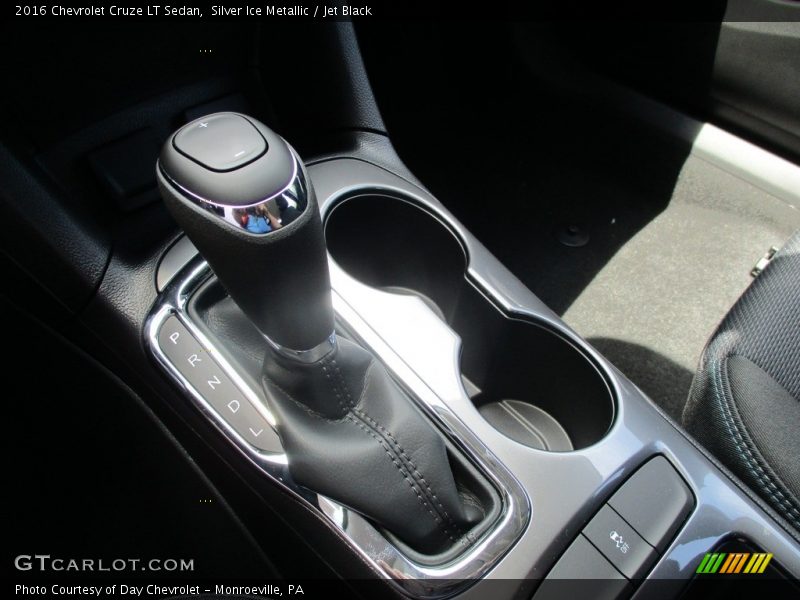 Silver Ice Metallic / Jet Black 2016 Chevrolet Cruze LT Sedan