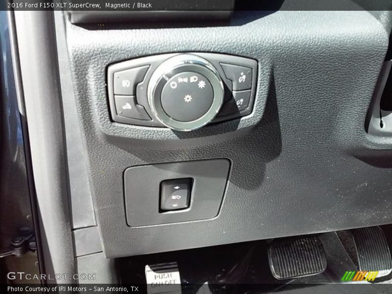 Magnetic / Black 2016 Ford F150 XLT SuperCrew
