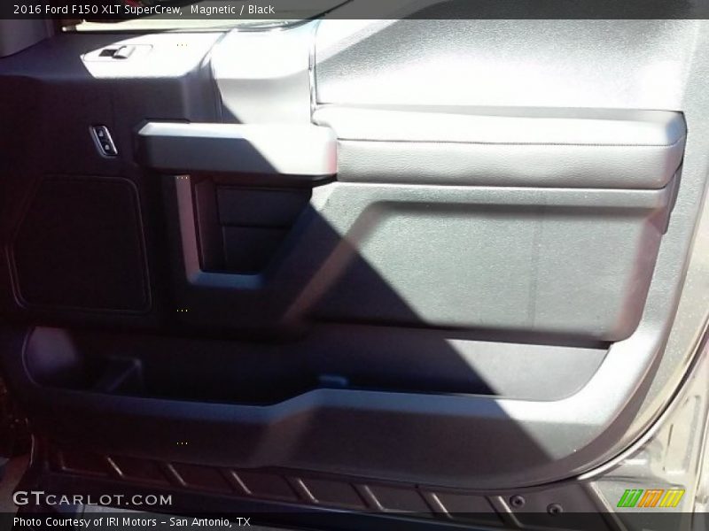 Magnetic / Black 2016 Ford F150 XLT SuperCrew