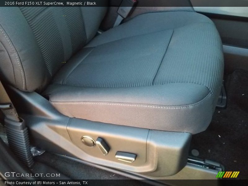 Magnetic / Black 2016 Ford F150 XLT SuperCrew