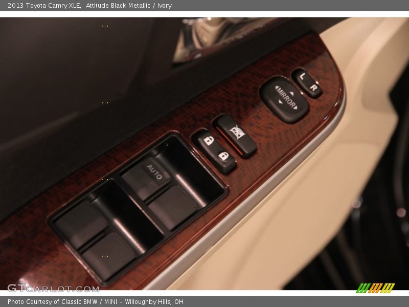 Attitude Black Metallic / Ivory 2013 Toyota Camry XLE