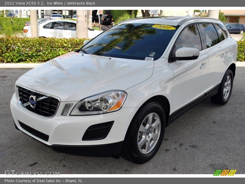 Ice White / Anthracite Black 2011 Volvo XC60 3.2