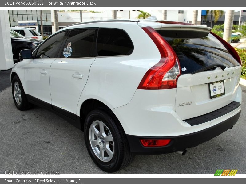 Ice White / Anthracite Black 2011 Volvo XC60 3.2