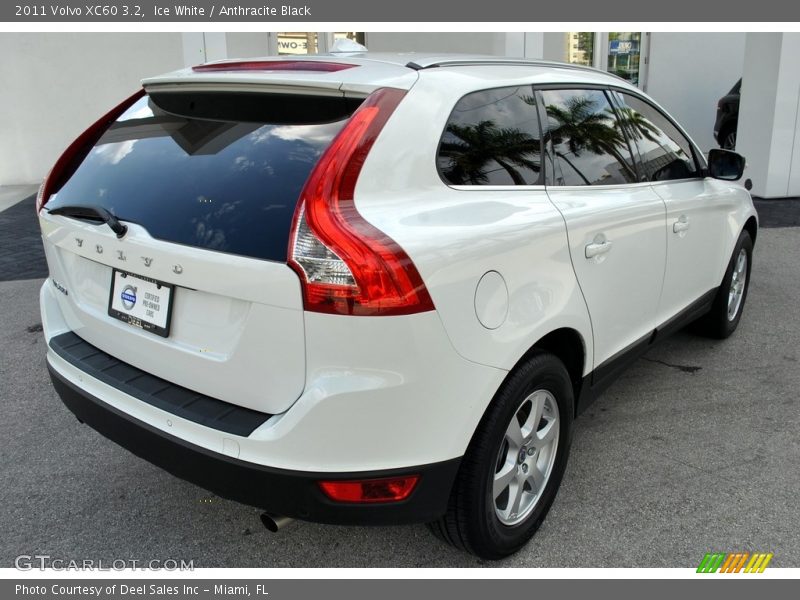 Ice White / Anthracite Black 2011 Volvo XC60 3.2