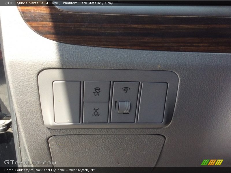 Phantom Black Metallic / Gray 2010 Hyundai Santa Fe GLS 4WD
