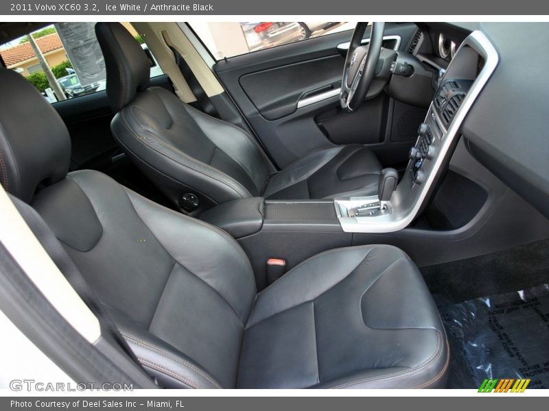 Ice White / Anthracite Black 2011 Volvo XC60 3.2