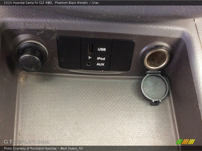 Phantom Black Metallic / Gray 2010 Hyundai Santa Fe GLS 4WD