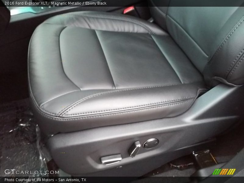Magnetic Metallic / Ebony Black 2016 Ford Explorer XLT