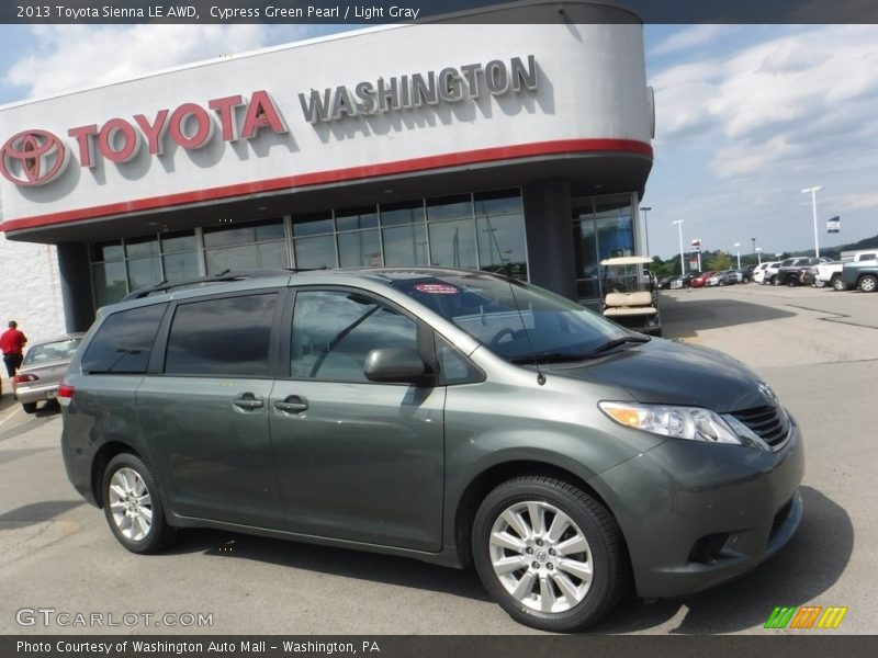 Cypress Green Pearl / Light Gray 2013 Toyota Sienna LE AWD