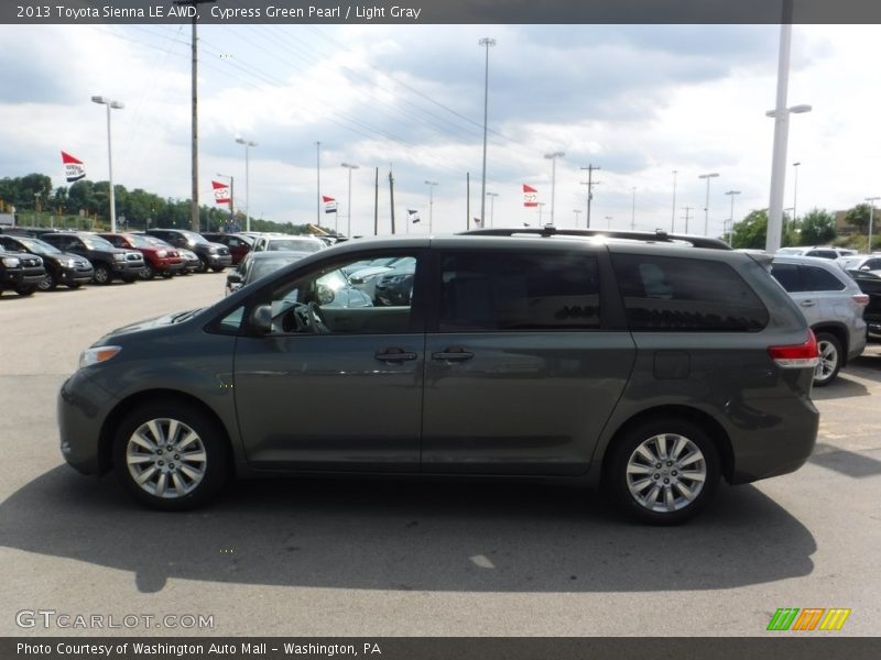 Cypress Green Pearl / Light Gray 2013 Toyota Sienna LE AWD