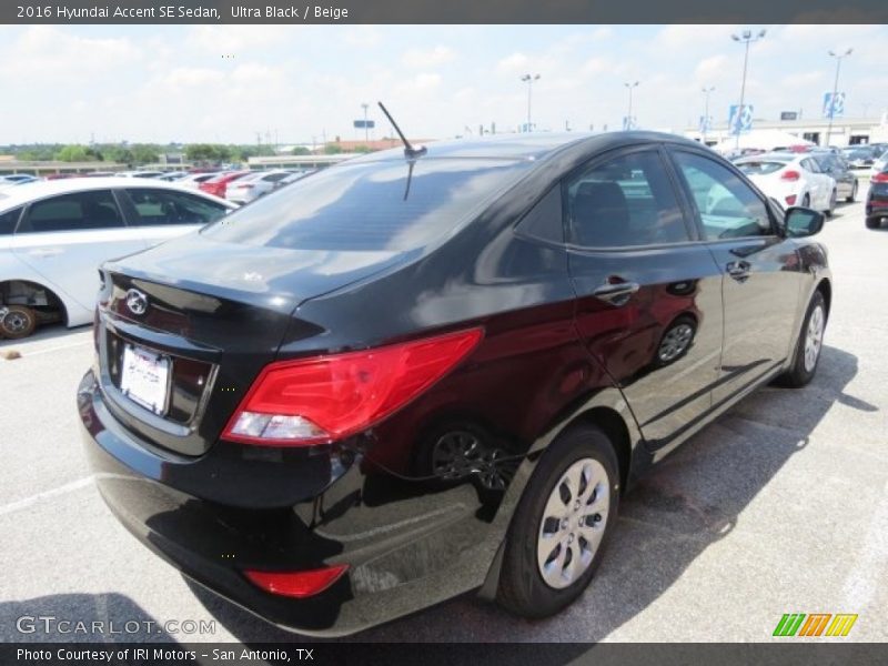 Ultra Black / Beige 2016 Hyundai Accent SE Sedan