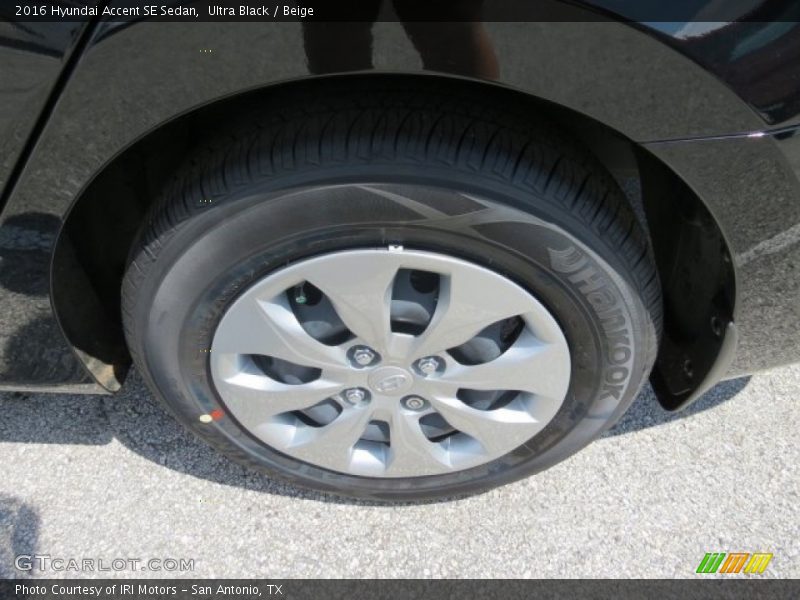 Ultra Black / Beige 2016 Hyundai Accent SE Sedan